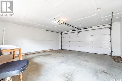 1010 Hochelaga Street W, Moose Jaw, SK - Indoor Photo Showing Garage