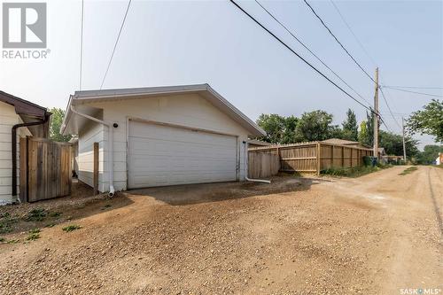 1010 Hochelaga Street W, Moose Jaw, SK - Outdoor With Exterior