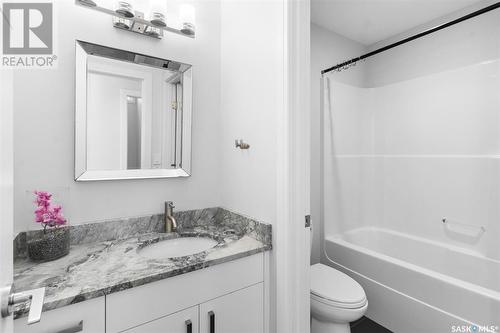 110 Sauer Crescent, Saskatoon, SK - Indoor Photo Showing Bathroom