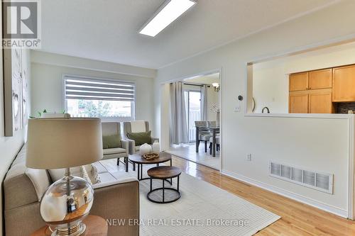 6113 Rowers Crescent, Mississauga (East Credit), ON - Indoor Photo Showing Living Room