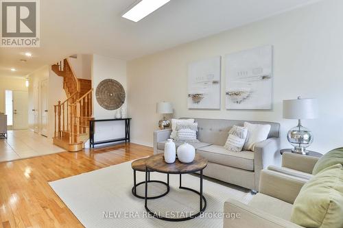 6113 Rowers Crescent, Mississauga (East Credit), ON - Indoor Photo Showing Living Room