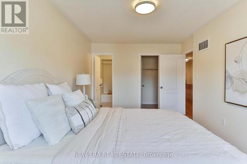 6113 Rowers Crescent, Mississauga (East Credit), ON - Indoor Photo Showing Bedroom