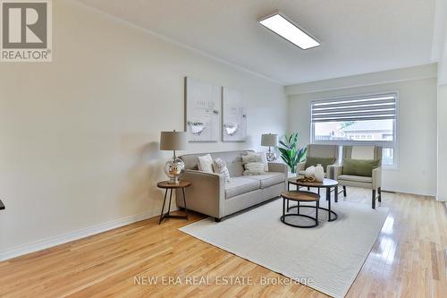 6113 Rowers Crescent, Mississauga (East Credit), ON - Indoor Photo Showing Living Room