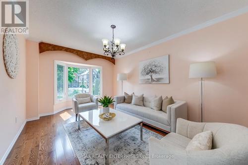 1181 Lansdown Drive, Oakville (Clearview), ON - Indoor Photo Showing Living Room