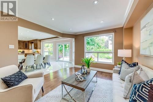 1181 Lansdown Drive, Oakville (Clearview), ON - Indoor Photo Showing Living Room