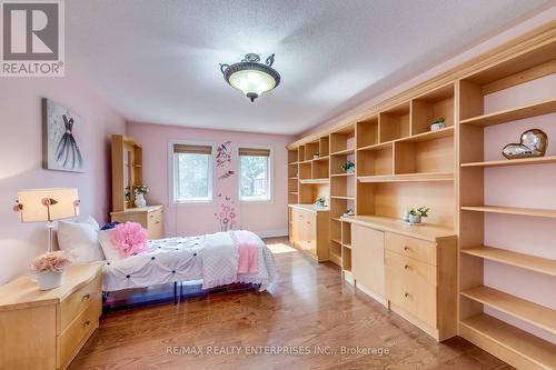 1181 Lansdown Drive, Oakville (Clearview), ON - Indoor Photo Showing Bedroom