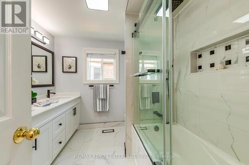 1181 Lansdown Drive, Oakville (Clearview), ON - Indoor Photo Showing Bathroom