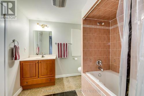 1181 Lansdown Drive, Oakville (Clearview), ON - Indoor Photo Showing Bathroom