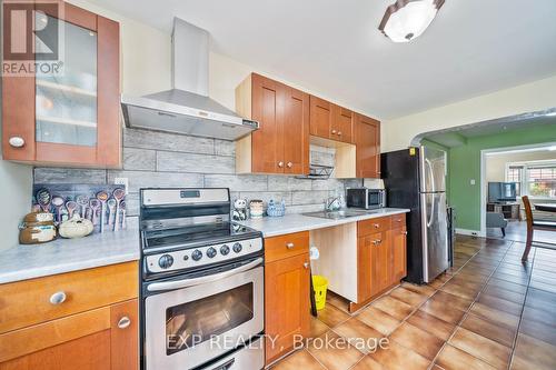 490 Caledonia Road, Toronto (Caledonia-Fairbank), ON - Indoor Photo Showing Kitchen