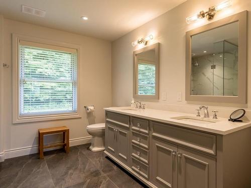 Bathroom - 7 Rue Eldridge, Lac-Brome, QC - Indoor Photo Showing Bathroom