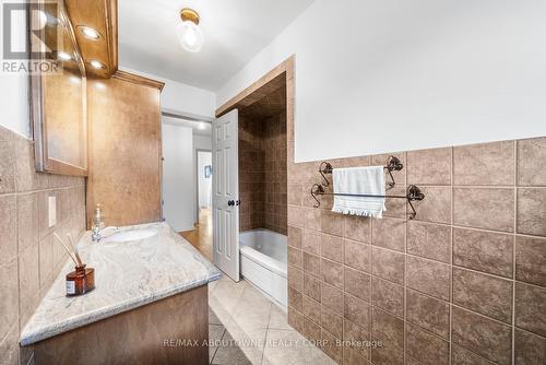 424 Targa Road, Mississauga (Cooksville), ON - Indoor Photo Showing Bathroom