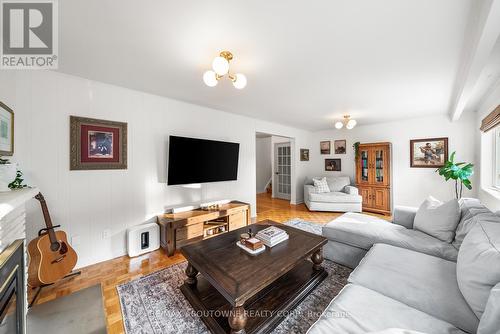 424 Targa Road, Mississauga (Cooksville), ON - Indoor Photo Showing Living Room