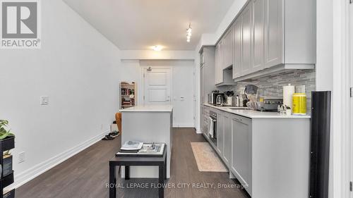 3302 - 36 Elm Drive, Mississauga (Fairview), ON - Indoor Photo Showing Kitchen With Upgraded Kitchen