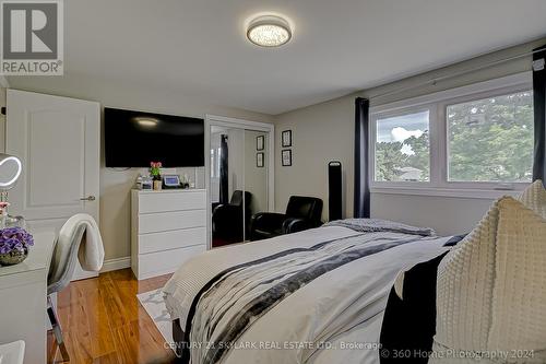 257 Centre Street, Brampton (Brampton North), ON - Indoor Photo Showing Bedroom