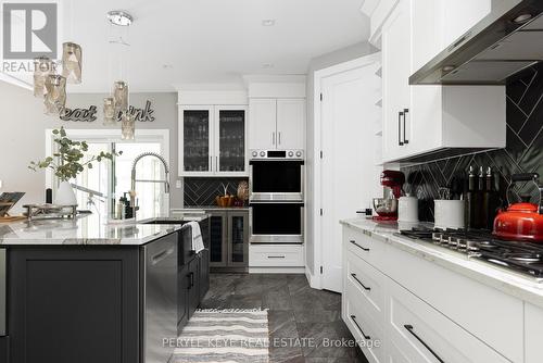 450 Fowlers Road, Huntsville, ON - Indoor Photo Showing Kitchen With Upgraded Kitchen