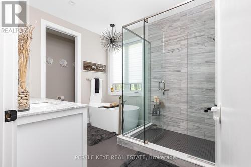 450 Fowlers Road, Huntsville, ON - Indoor Photo Showing Bathroom