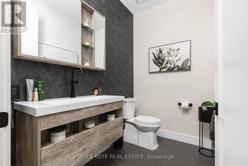 450 Fowlers Road, Huntsville, ON - Indoor Photo Showing Bathroom