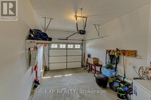 37 Peach Street E, Tillsonburg, ON - Indoor Photo Showing Garage