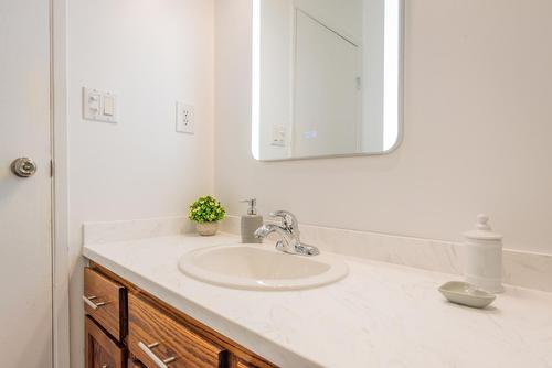 1415 Earl Street, Rossland, BC - Indoor Photo Showing Bathroom