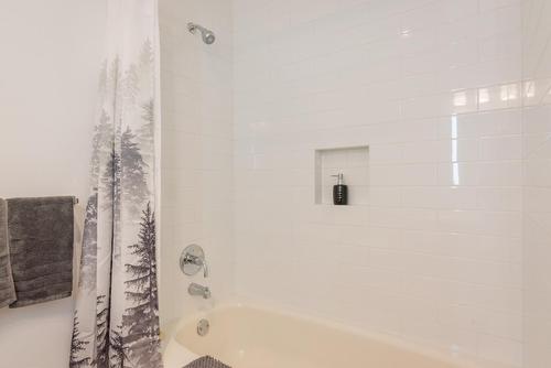 1415 Earl Street, Rossland, BC - Indoor Photo Showing Bathroom