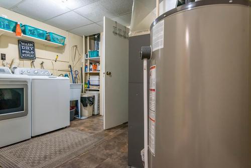 1415 Earl Street, Rossland, BC - Indoor Photo Showing Laundry Room