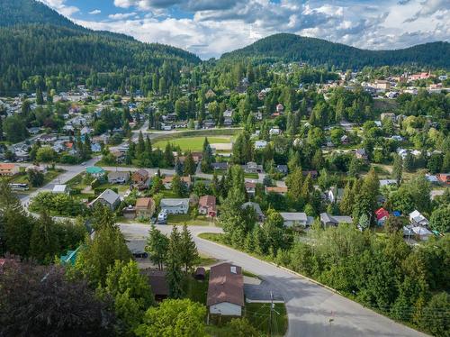 1415 Earl Street, Rossland, BC - Outdoor With View