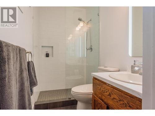 1415 Earl Street, Rossland, BC - Indoor Photo Showing Bathroom