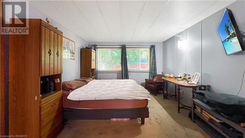 109 Meadows Drive, Bentinck Twp, ON - Indoor Photo Showing Bedroom