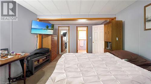 109 Meadows Drive, Bentinck Twp, ON - Indoor Photo Showing Bedroom