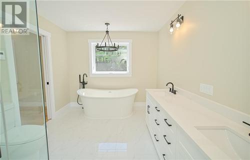 84 Country Wood Lane, Fredericton, NB - Indoor Photo Showing Bathroom