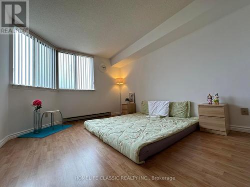 1509 - 150 Alton Towers Circle E, Toronto (Milliken), ON - Indoor Photo Showing Bedroom