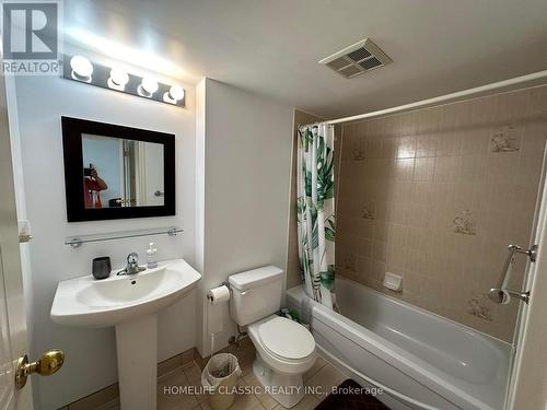 1509 - 150 Alton Towers Circle E, Toronto (Milliken), ON - Indoor Photo Showing Bathroom