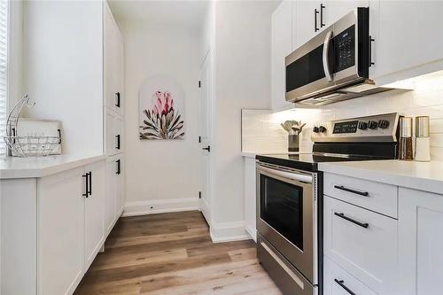 5 Florence Street, Hamilton, ON - Indoor Photo Showing Kitchen