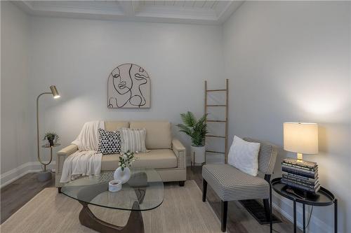 5 Florence Street, Hamilton, ON - Indoor Photo Showing Living Room