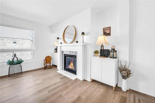 2050 Upper Middle Road|Unit #10, Burlington, ON - Indoor Photo Showing Living Room With Fireplace