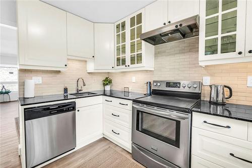 2050 Upper Middle Road|Unit #10, Burlington, ON - Indoor Photo Showing Kitchen With Stainless Steel Kitchen With Upgraded Kitchen