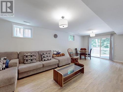 28 Holly Meadow Road, Barrie (Holly), ON - Indoor Photo Showing Living Room