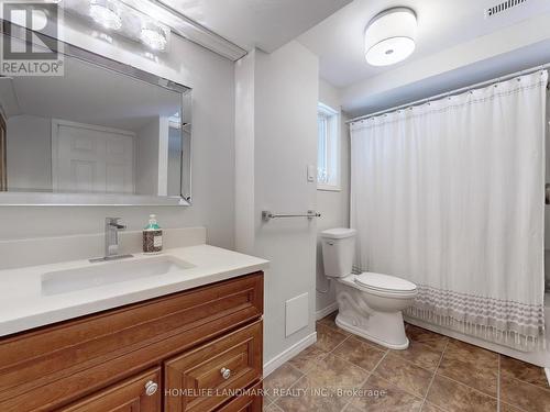 28 Holly Meadow Road, Barrie (Holly), ON - Indoor Photo Showing Bathroom