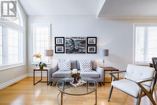 171 Whitby Shores Greenway, Whitby (Port Whitby), ON - Indoor Photo Showing Living Room