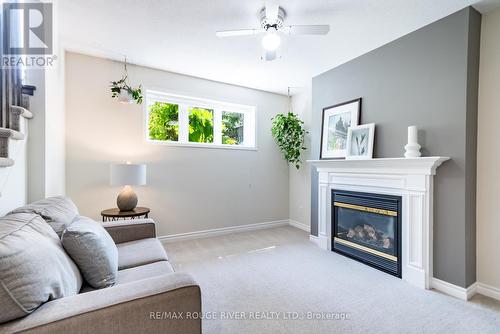 171 Whitby Shores Greenway, Whitby (Port Whitby), ON - Indoor Photo Showing Living Room