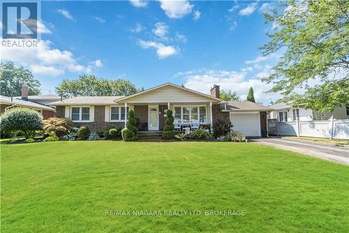 6966 Waterloo Drive, Niagara Falls, ON - Outdoor With Facade