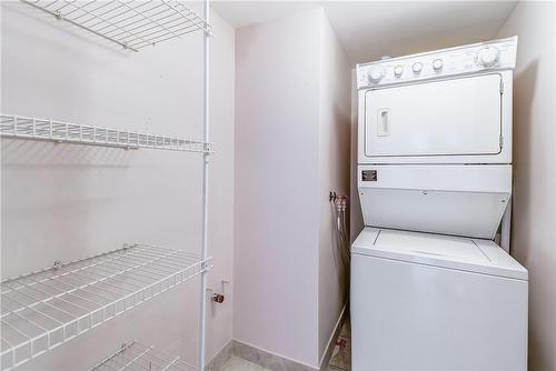 100 Burloak Drive|Unit #2405, Burlington, ON - Indoor Photo Showing Laundry Room