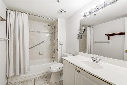 100 Burloak Drive|Unit #2405, Burlington, ON - Indoor Photo Showing Bathroom