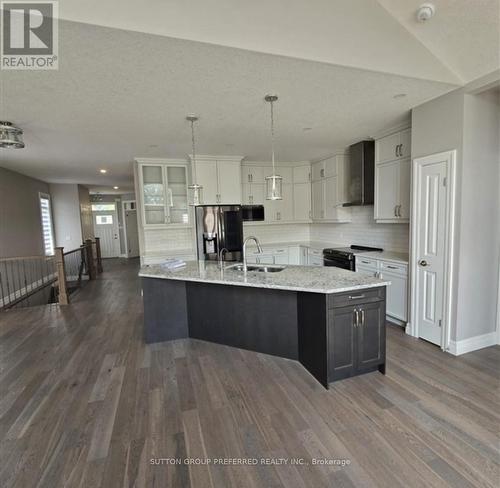 11 - 273 Riddell Street, Woodstock, ON - Indoor Photo Showing Kitchen With Upgraded Kitchen