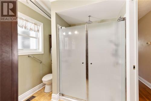 77 North Augusta Road, Brockville, ON - Indoor Photo Showing Bathroom