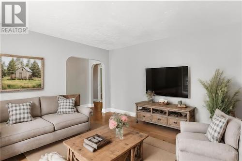 Virtually Staged - 77 North Augusta Road, Brockville, ON - Indoor Photo Showing Living Room