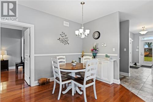 8 Billings Avenue W, South Dundas (702 - Iroquois), ON - Indoor Photo Showing Dining Room