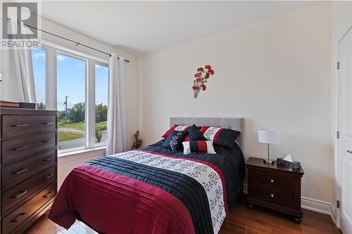 8 Billings Avenue W, South Dundas (702 - Iroquois), ON - Indoor Photo Showing Bedroom