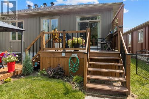 8 Billings Avenue W, South Dundas (702 - Iroquois), ON - Outdoor With Deck Patio Veranda