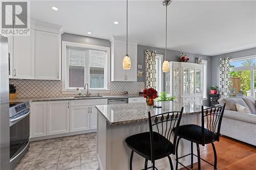 8 Billings Avenue W, South Dundas (702 - Iroquois), ON - Indoor Photo Showing Kitchen With Upgraded Kitchen